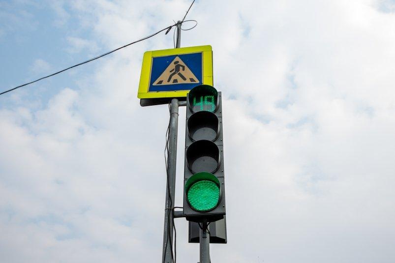 На одном из самых загруженных перекрестков во Владивостоке не работает светофор